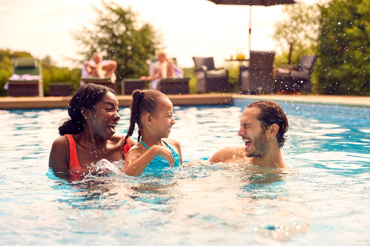Freibad-Knigge: So genießen Sie die Badesaison in Pforzheim 